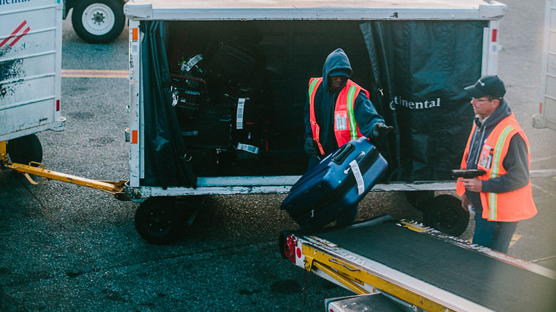 Investiga lineamientos de aerolinea
